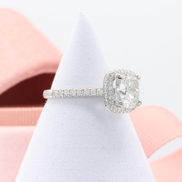 Cushion Solitaire - Image 3