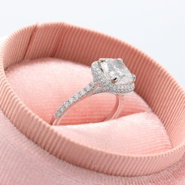 Cushion Solitaire - Image 2